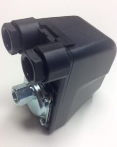 Druckschalter 2polig 230V PM 5 G mit 1/4" Anschluss hinten