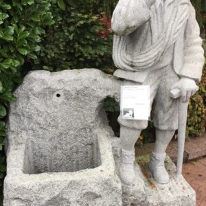 Ausstellungsstück ! Sonderpreis ! Naturstein Brunnen "Pfeifenmann" aus Granit grau  ca. L 150 x B 100 x  200cm